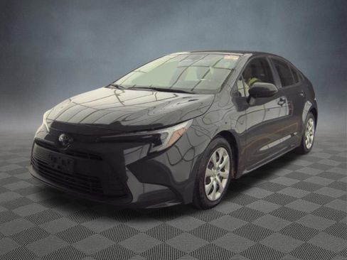 Used 2023 Toyota Corolla LE image 4
