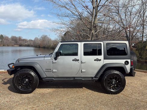 Used 2017 Jeep Wrangler Unlimited Sport w/ Quick Order Package 24S image 10