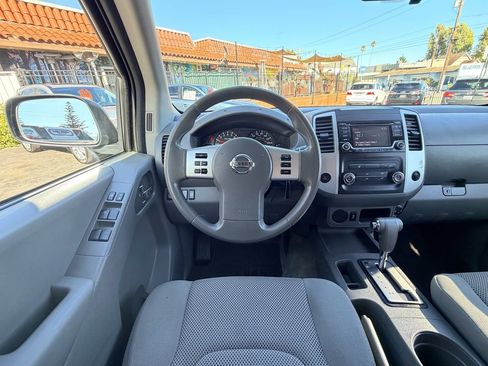 Used 2018 Nissan Frontier SV RWD image 21