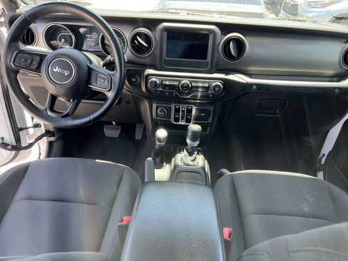 Used 2018 Jeep Wrangler Unlimited Sport S AWD/4WD image 18