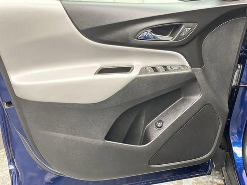 Used 2023 Chevrolet Equinox LT w/ Driver Convenience Package image 6