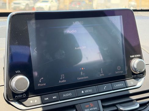 Used 2024 Nissan Altima 2.5 SV FWD image 16