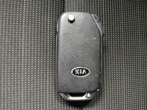 Used 2019 Kia Forte S image 32