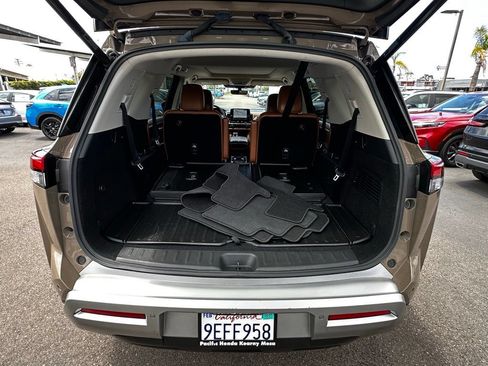 Used 2023 Nissan Pathfinder Platinum FWD image 10