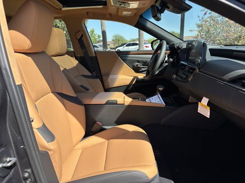 New 2025 Lexus ES 350 w/ Premium Package image 14