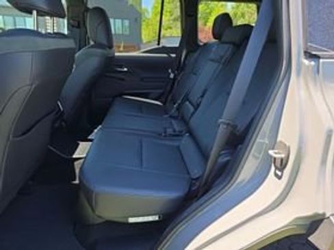 Used 2025 Lexus GX 550 AWD/4WD image 15