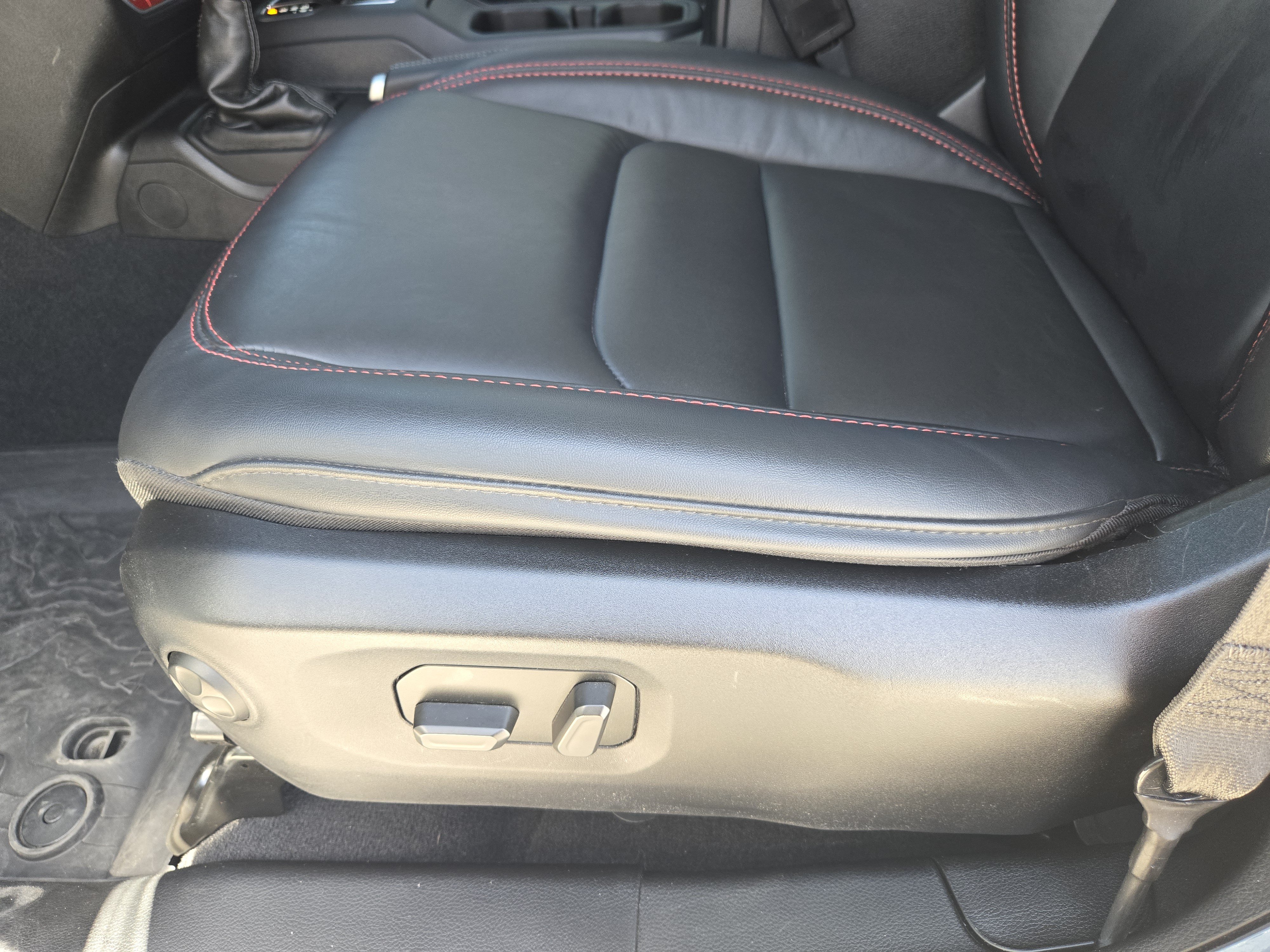 Used 2025 Jeep Gladiator Rubicon AWD/4WD image 26
