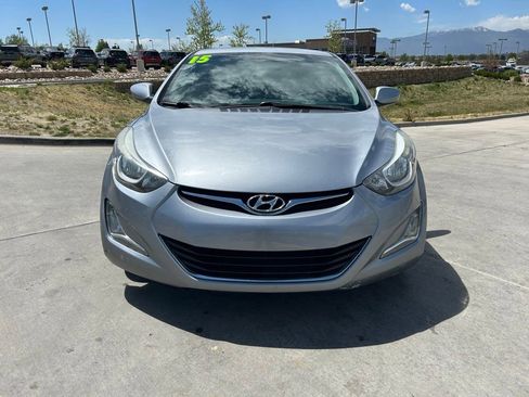 Used 2015 Hyundai Elantra SE w/ Option Group 02 FWD image 2