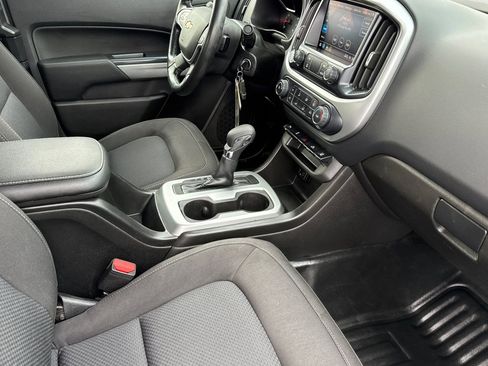 Used 2022 Chevrolet Colorado LT w/ Fleet Safety Package image 15