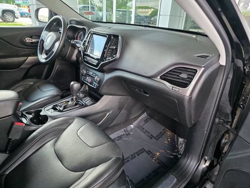 Used 2019 Jeep Cherokee Limited AWD/4WD image 9