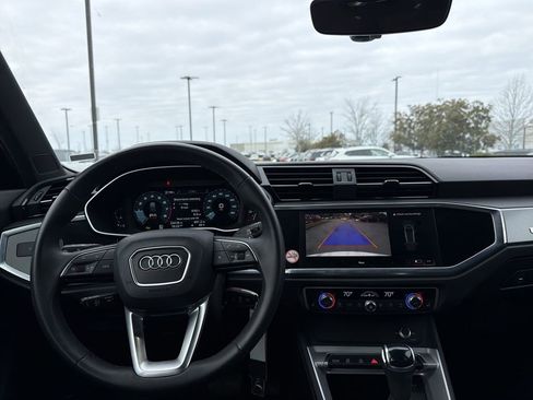 Used 2025 Audi Q3 2.0T Premium image 13
