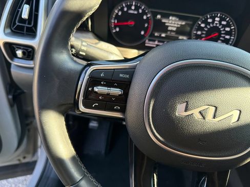 Certified 2023 Kia Sorento S w/ Panoramic Sunroof Package AWD/4WD image 17