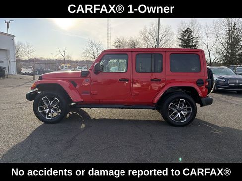 Used 2024 Jeep Wrangler Unlimited w/ Convenience Group image 2