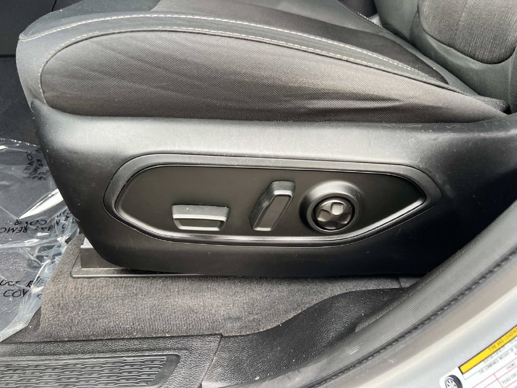 Used 2023 Jeep Grand Cherokee Laredo AWD/4WD image 16