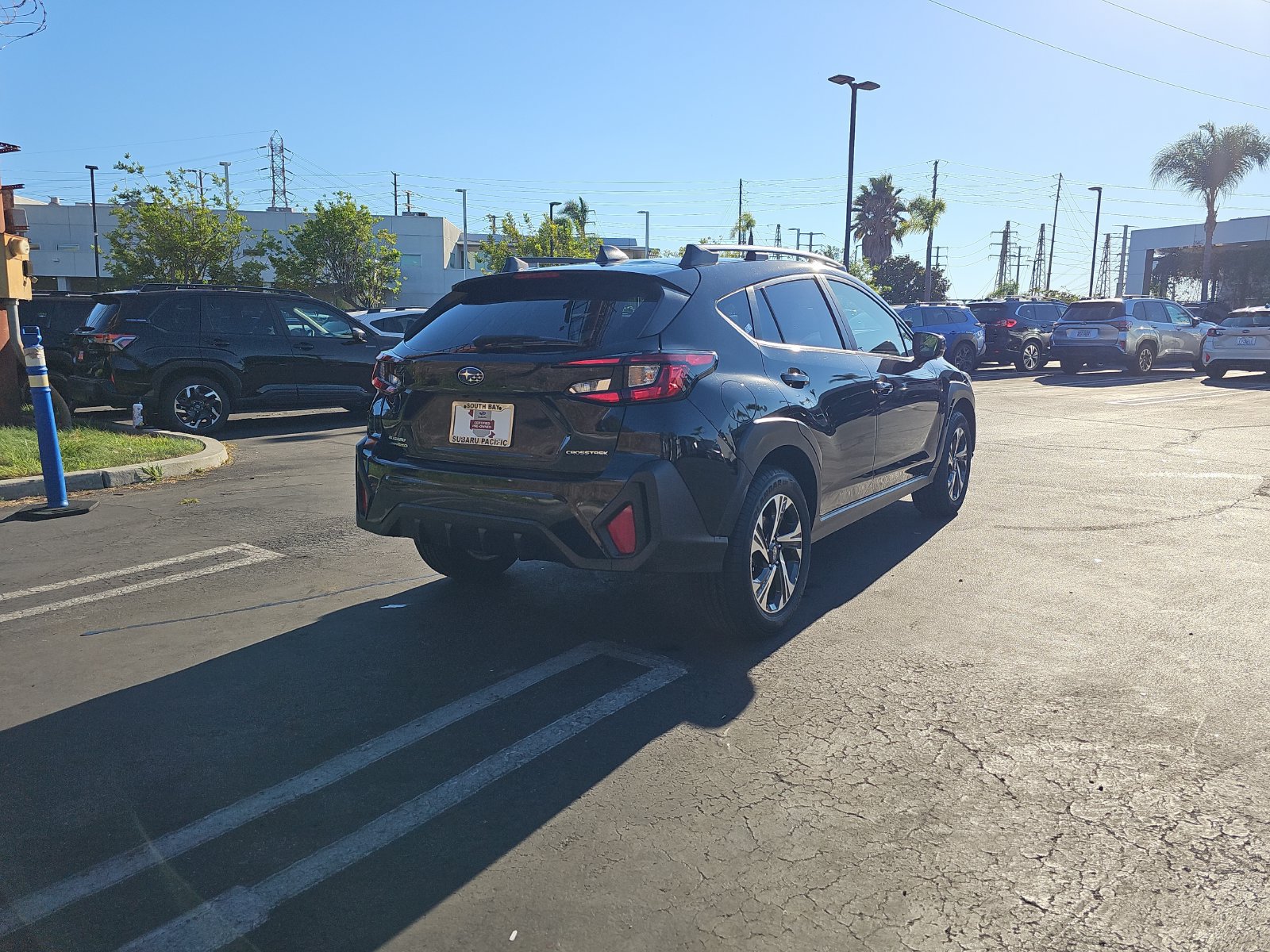 Used 2024 Subaru Crosstrek 2.0i Premium w/ Crosstrek Mirror Package AWD/4WD image 7
