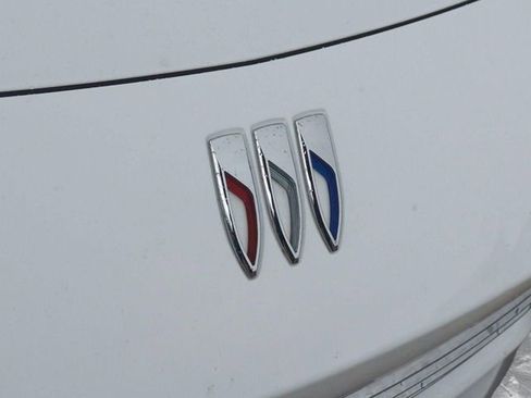 Used 2025 Buick Envista Preferred image 27