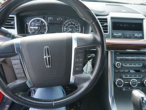 Used 2009 Lincoln MKS FWD image 11