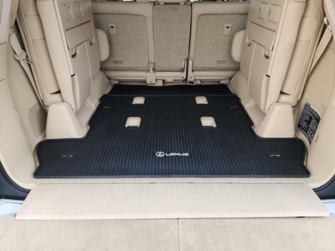 Used 2016 Lexus LX 570 4WD w/ Luxury Package image 31