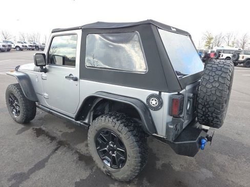 Used 2017 Jeep Wrangler Sport image 3