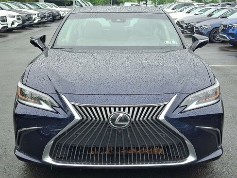 Used 2020 Lexus ES 350 Ultra Luxury w/ Accessory Package FWD image 2