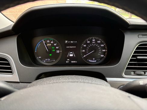 Used 2016 Hyundai Sonata Limited image 11