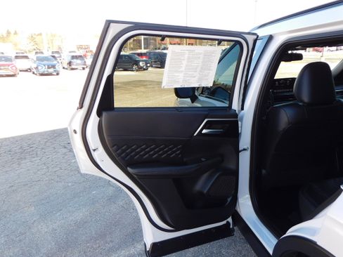 Used 2024 Mitsubishi Outlander SEL image 32