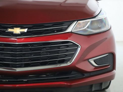 Used 2018 Chevrolet Cruze Premier image 7