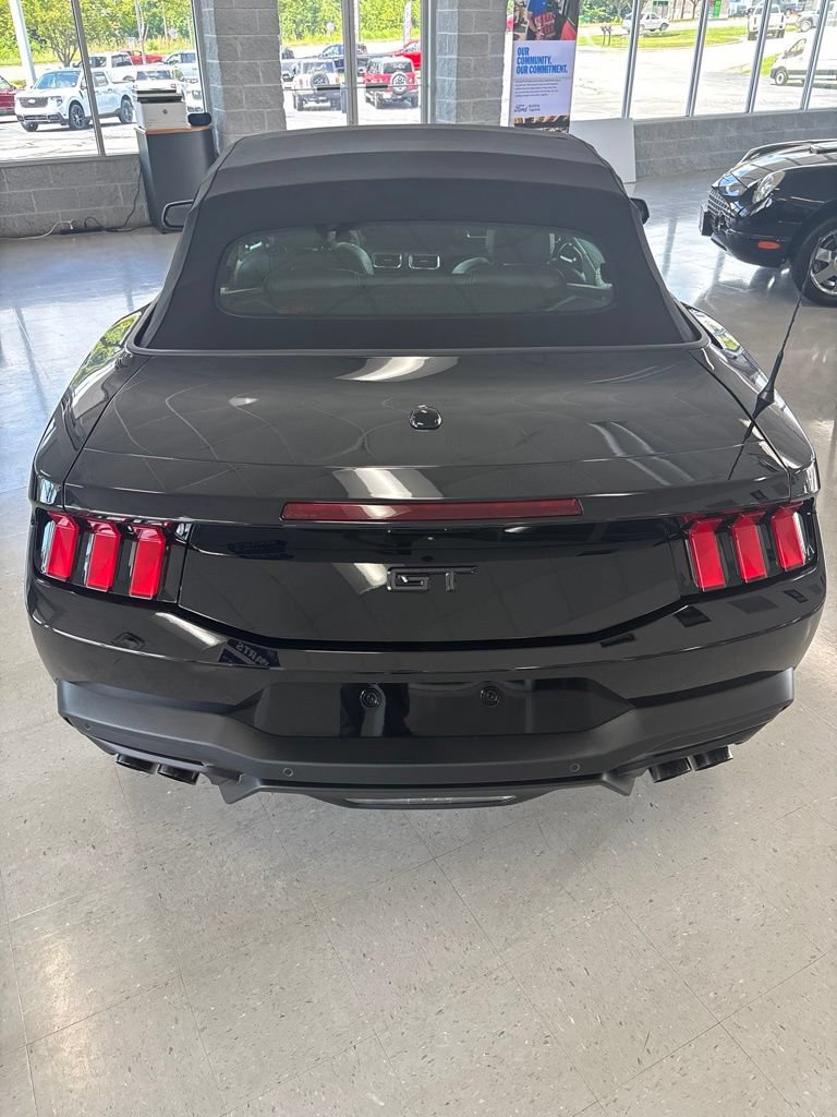 Used 2026 Ford Mustang GT Premium w/ GT Performance Package RWD image 5