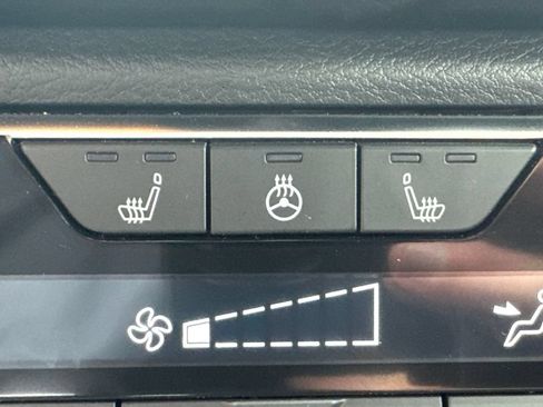 Used 2025 Nissan Sentra SR w/ SR Premium Package FWD image 28