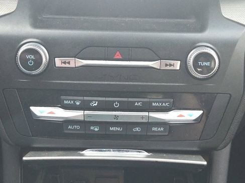 Used 2020 Ford Explorer XLT w/ Equipment Group 202A image 35