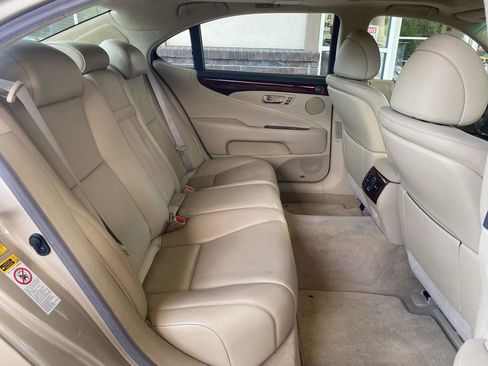 Used 2007 Lexus LS 460 L RWD image 34