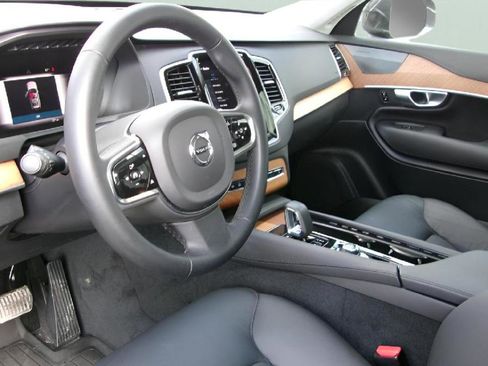 Used 2024 Volvo XC90 B6 Plus w/ Protection Package Premier image 13