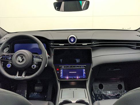 Used 2024 Maserati Grecale GT image 47