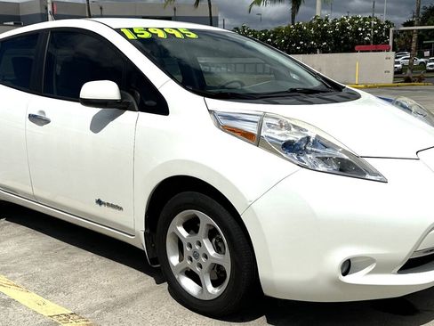 Used 2013 Nissan Leaf SV w/ LED & Quick Charge Pkg FWD image 7