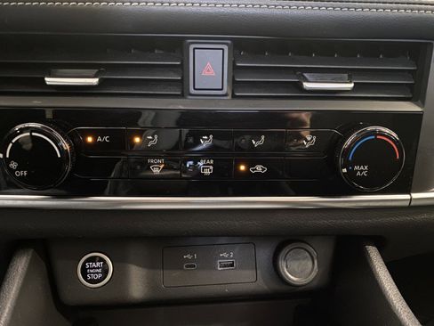 Used 2023 Nissan Rogue S FWD image 33