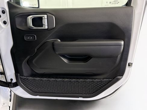 Used 2023 Jeep Wrangler Unlimited image 30