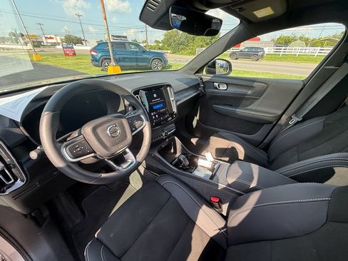 Used 2023 Volvo XC40 Recharge Plus AWD/4WD image 14