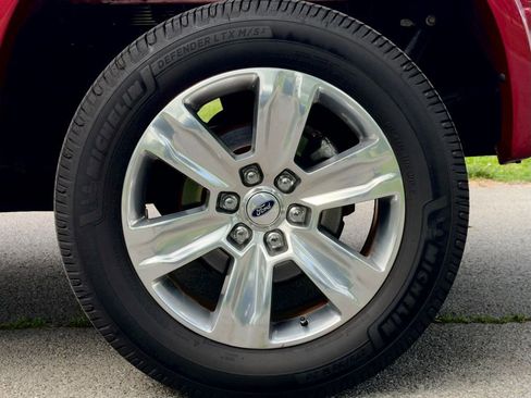 Used 2019 Ford F150 Platinum w/ Equipment Group 701A Luxury AWD/4WD image 41
