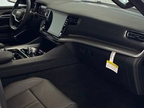 New 2026 Jeep Grand Wagoneer L 4WD w/ Premium Group I image 23