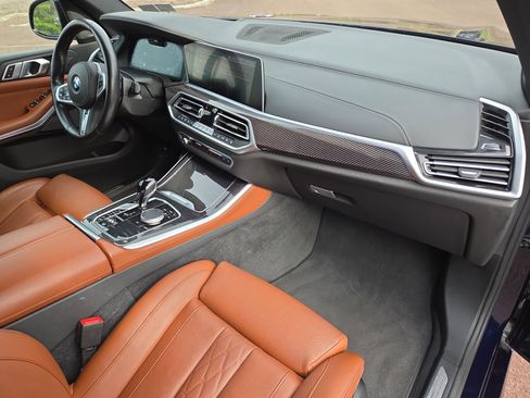Used 2022 BMW X5 M50i image 18