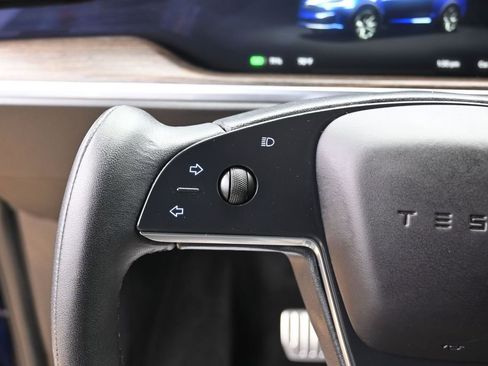 Used 2022 Tesla Model X image 16