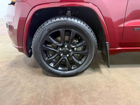 Used 2022 Jeep Grand Cherokee Laredo X AWD/4WD image 86
