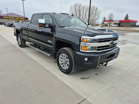 Used 2018 Chevrolet Silverado 3500 High Country w/ Duramax Plus Package image 7