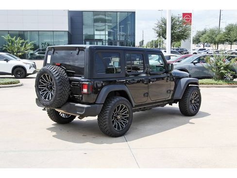 Used 2025 Jeep Wrangler Unlimited Sport AWD/4WD image 5
