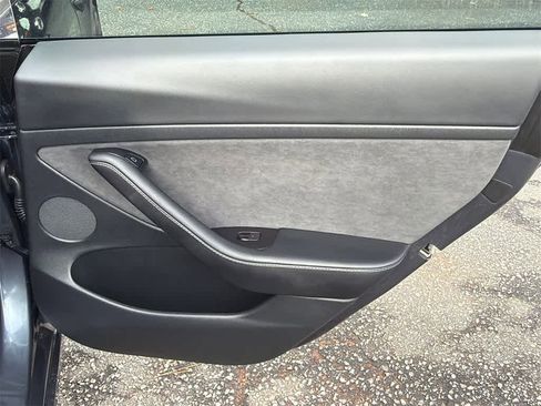 Used 2021 Tesla Model 3 Performance image 15