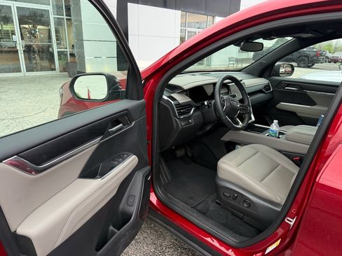 Certified 2024 GMC Acadia Elevation w/ Trailering Package image 5