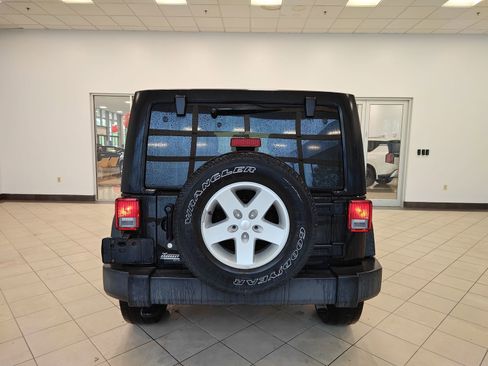 Used 2018 Jeep Wrangler Unlimited Sport S AWD/4WD image 4