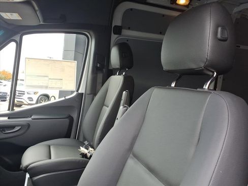 New 2026 Mercedes-Benz Sprinter 2500 image 12