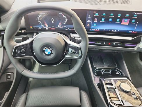 Used 2024 BMW 530i w/ Premium Package image 11