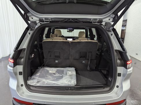 New 2025 Jeep Grand Cherokee L Limited image 10